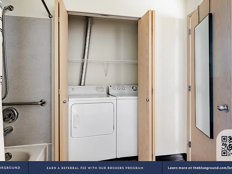 Washer/Dryer in Apartment