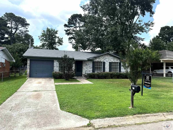 1027 Louise Ln, Wake Village, TX 75501