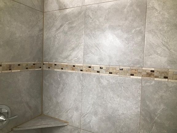 4th image of 2832 Ridgeview Ln