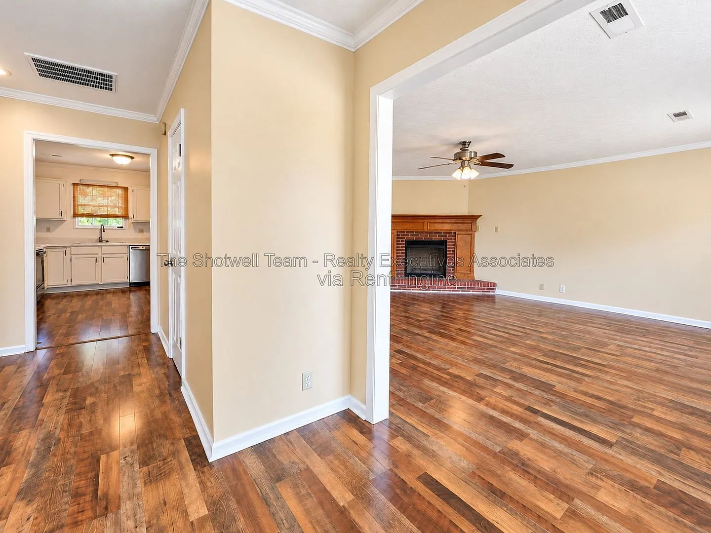 3 bed, 2.5 bath, 1780 sqft, $2,200 — Photo 4