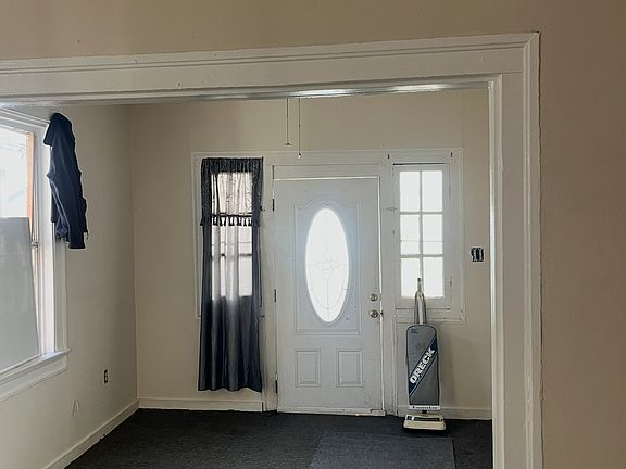 2nd image of 8817 Apple St