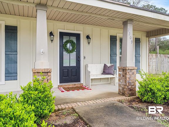 2nd image of 2209 Wolf Branch Dr S