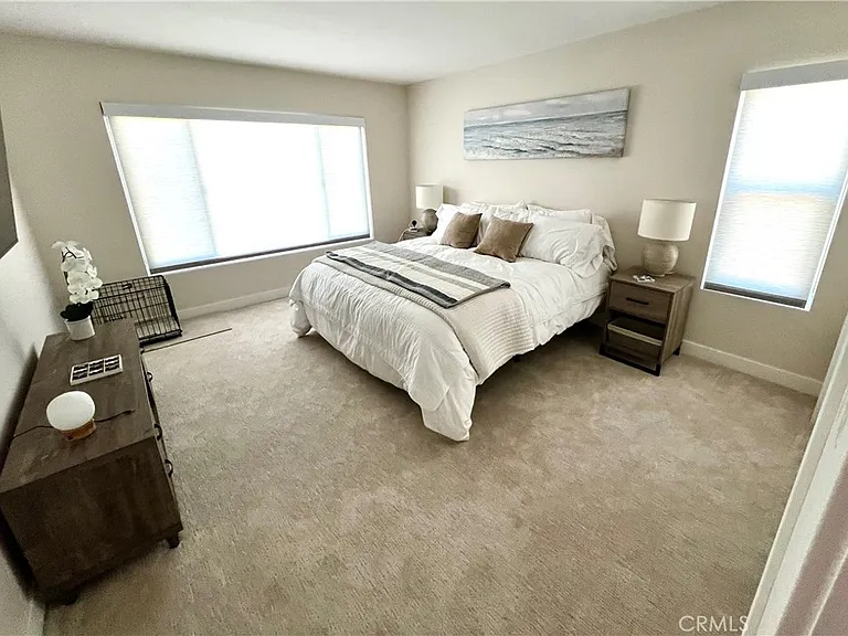 240 Moss St #15 — Photo 7
