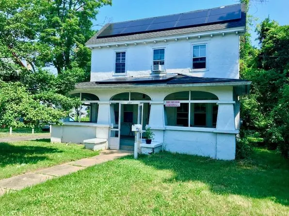 227 E High St, Glassboro, NJ 08028