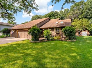 699 Liberty Heights Dr, Chaska, MN 55318