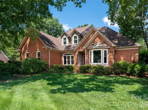 12818 Darby Chase Dr, Charlotte, NC 28277