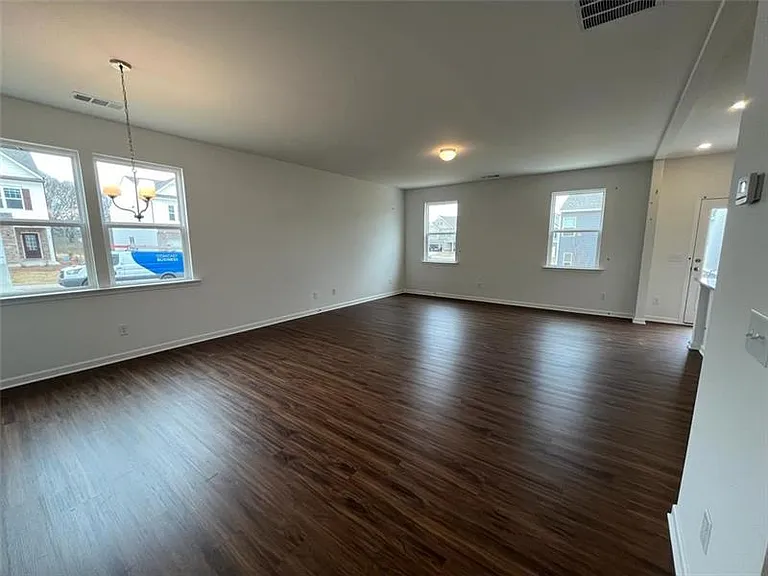 140 Windover Way — Photo 3