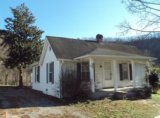 115 Clowers Dr, Elliston, VA 24087