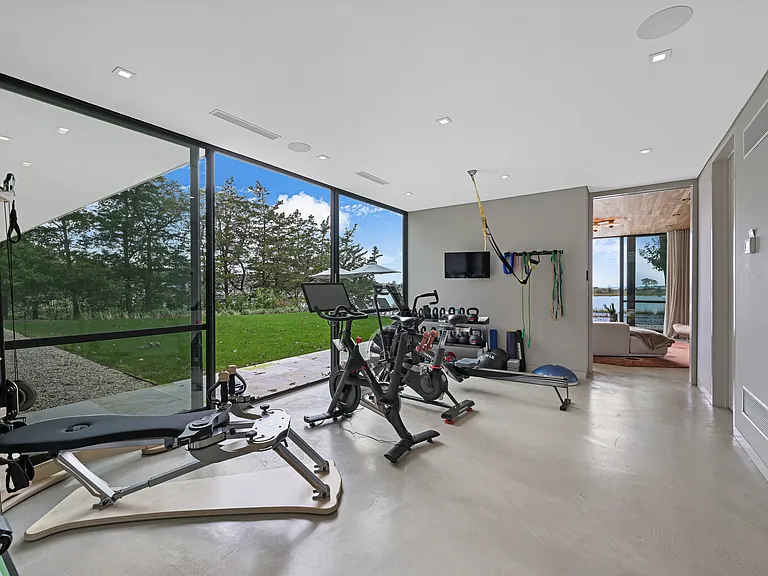 Munchogue Dr — Photo 15