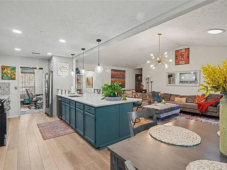 8671 Twin Oaks Dr — Photo 10