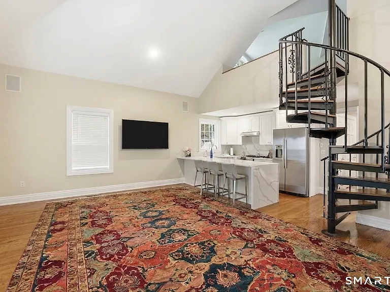 18 W Haviland Ln #B — Photo 7
