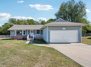 723 Country Cir, Tahlequah, OK 74464