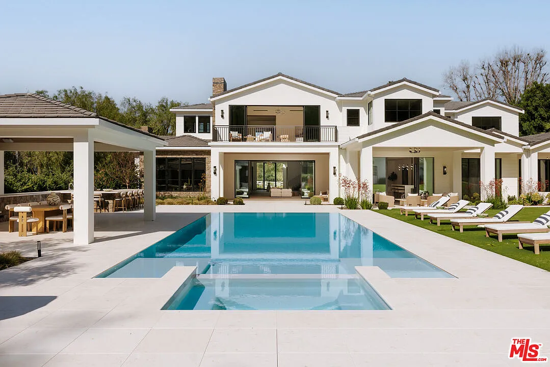 7 bed, 7.5 bath, 12803 sqft, $85,000 — Photo 1
