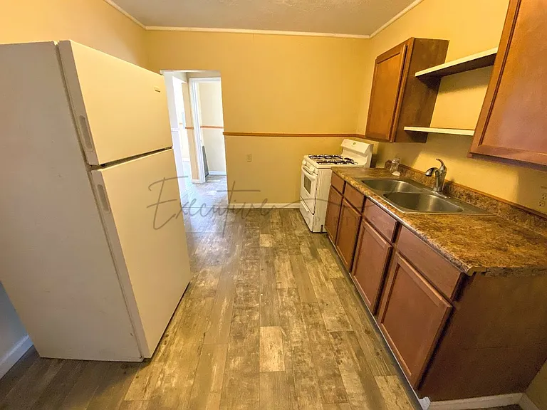 2701 Cline St #C — Photo 9