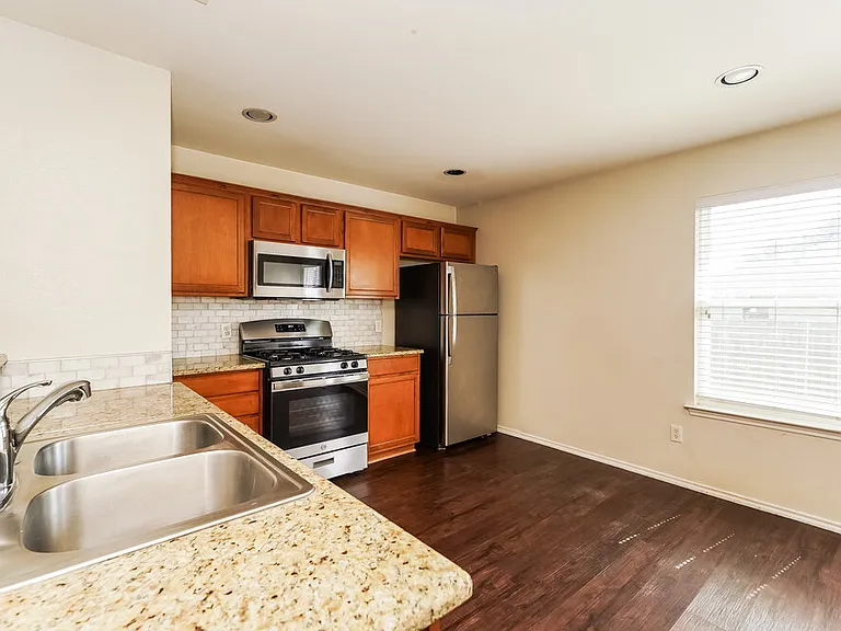 6708 Friendsway Dr — Photo 8