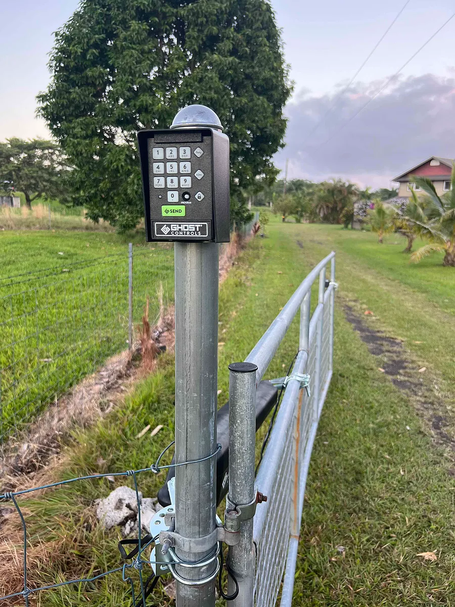 Private gate with Key Pad - 14-4135 Pahoa Kapoho Rd