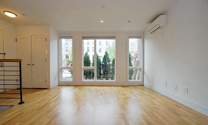 Rented by Skyline Group Real Estate | media 8