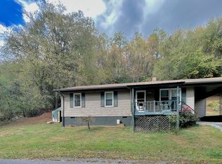 145 Cades Field Dr, Union, WV 24983