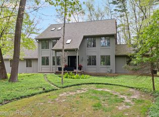 5126 Braddock Ct, Brighton, MI 48114