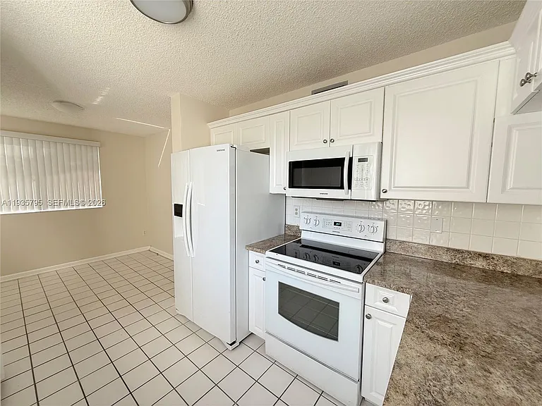 10426 E Clairmont Cir #212 — Photo 5