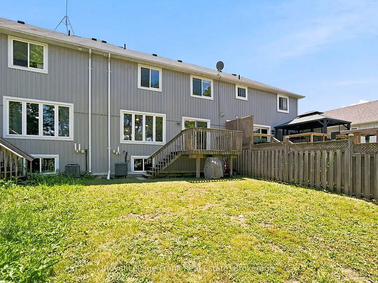 26 Fallingbrook Cres — Photo 42