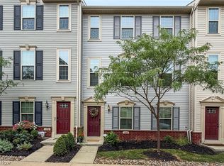 1388 Annette Ct, Lakewood, OH 44107