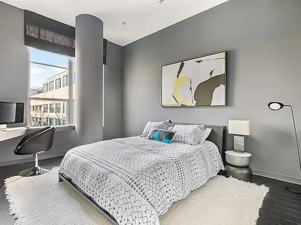 184 Kent Avenue image 5 of 7