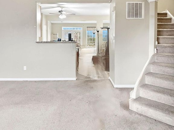 3rd image of 18 Bridle Path Ct