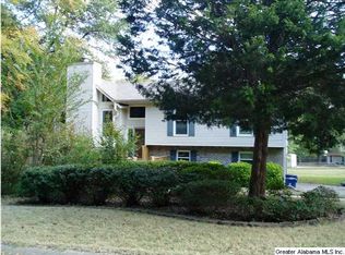 1633 Napoleon Dr, Alabaster, AL 35007