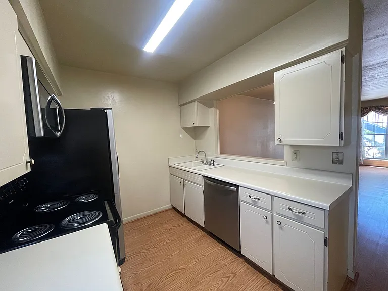 3820 Fairfield Ave #37 — Photo 8