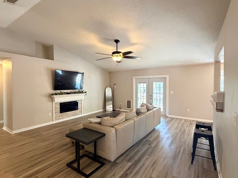 1st image of 205 Villacrest Dr