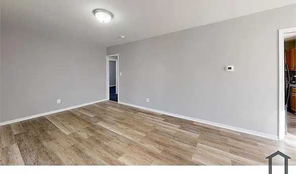 33 Mitchell Ave — Photo 2