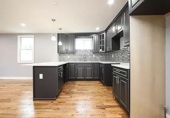 3rd image of 111-28 158th St