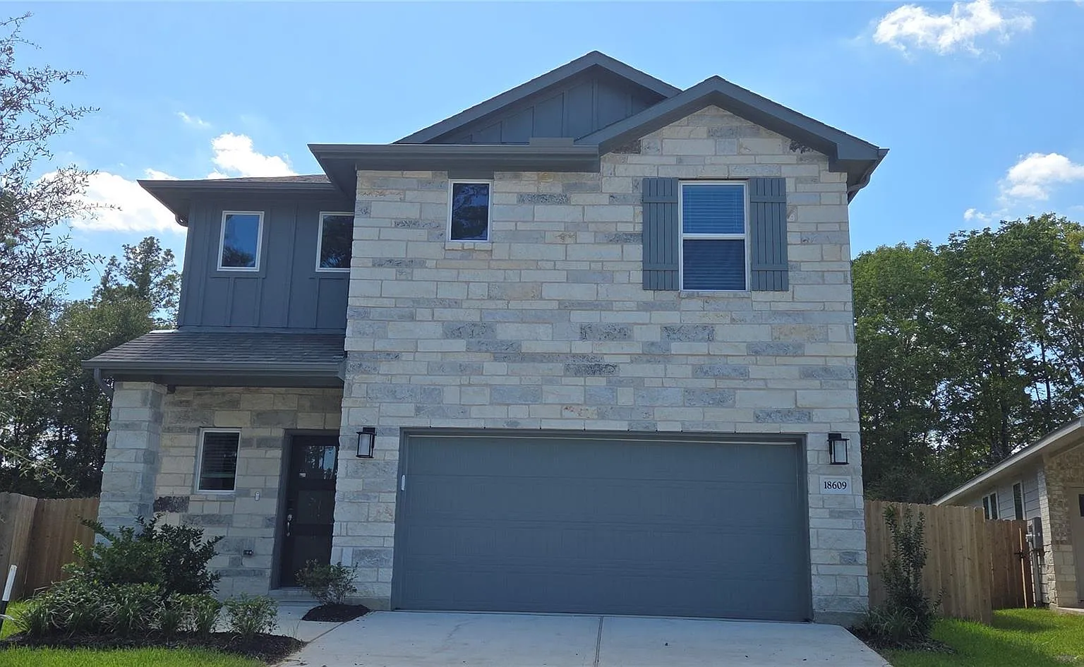 4 bed, 2.5 bath, 2255 sqft, $2,350 — Photo 1