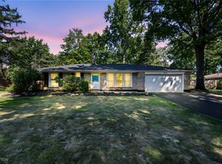 1555 Bonnie Rd, Macedonia, OH 44056