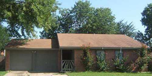 1st image of 404 Stonecreek Dr