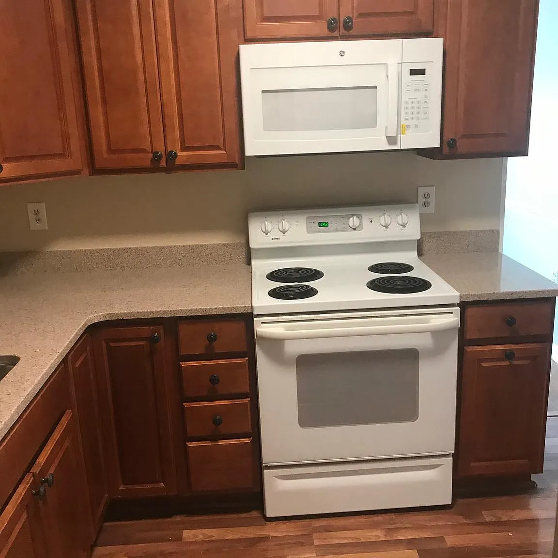 Lifestyle Condo — Photo 2