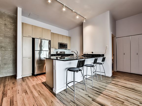 3rd image of 1845 S Michigan Ave Unit 2008