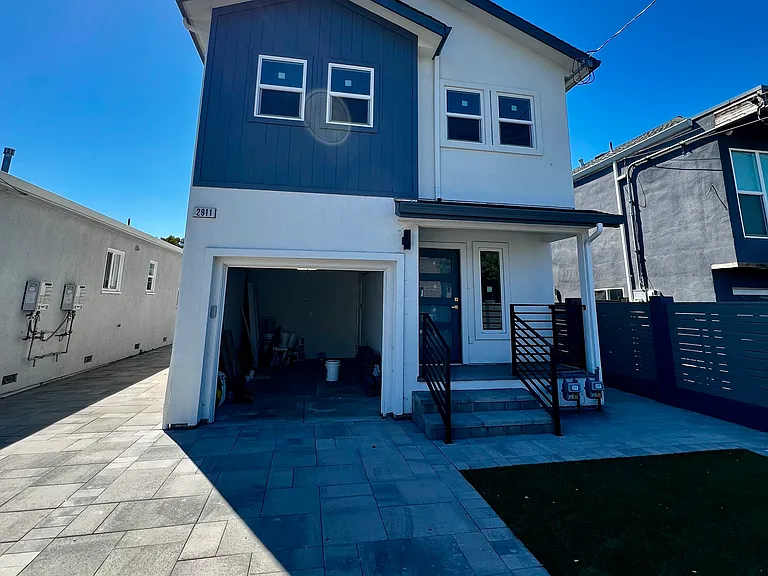 2911 Magnolia St — Photo 8