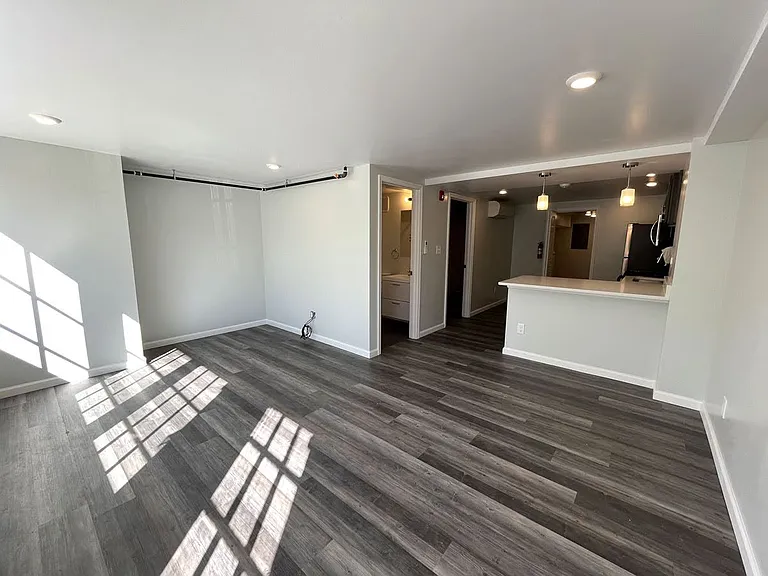 45 E King St #1 — Photo 1