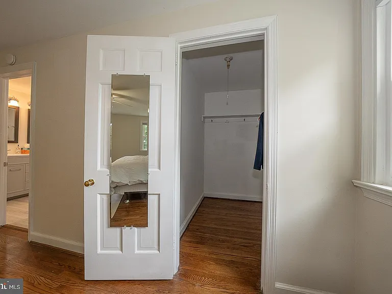 538 Conestoga Rd — Photo 20