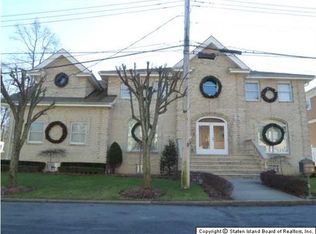 94 Saint Andrews Rd, Staten Island, NY 10306