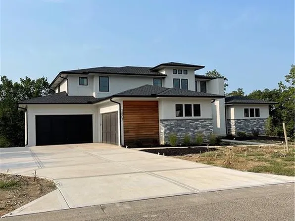 2807 W 162nd Ter, Overland Park, KS 66085
