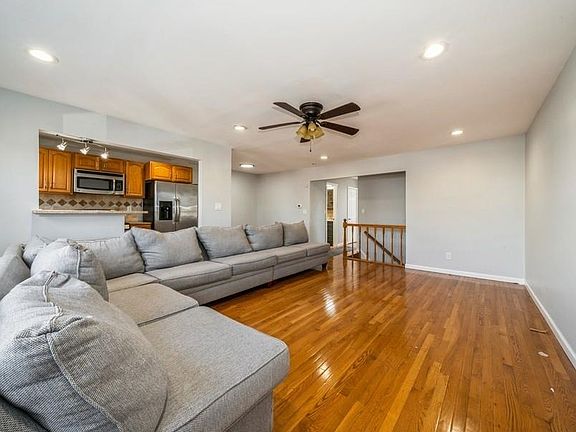 3rd image of 16 Marcy Ave