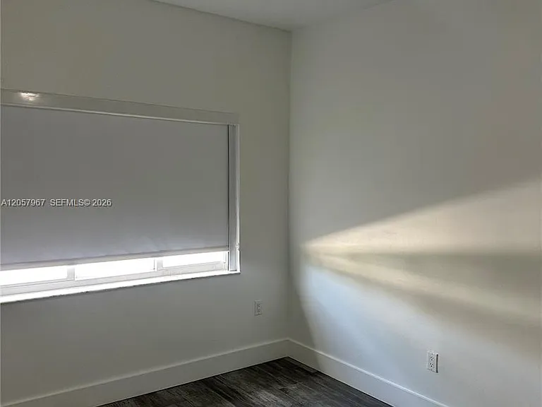 2500 NE 192nd St #6 — Photo 9