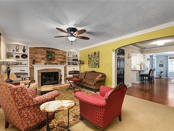 5th image of 16067 Brinbourne Ave
