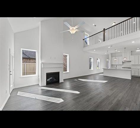 2nd image of 2305 Stella Ln