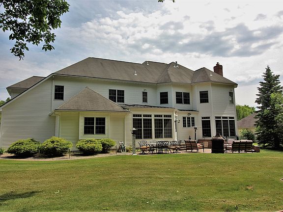 4th image of 26 Mill Neck Ln