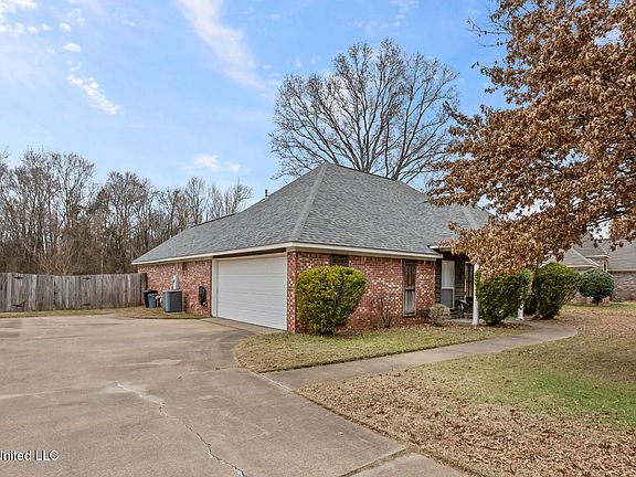 3rd image of 115 W Elbridge Way