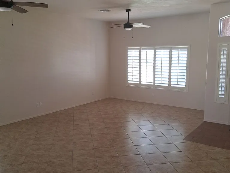 3882 W 27th Ln — Photo 3